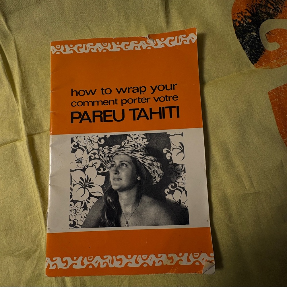 Vintage Tahitian Sarong with Booklet